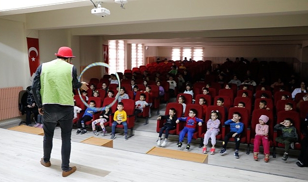 Nevşehir Belediyesi, deprem bölgesinden Nevşehir’e gelen çocuklara özel olarak okullarda yaptığı etkinliklerini sürdürüyor- Haber Şafak
