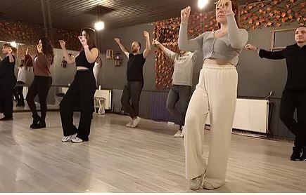 Zeybek Kursu: Geleneksel Halk Dansının İzinde Yepyeni Bir Deneyim