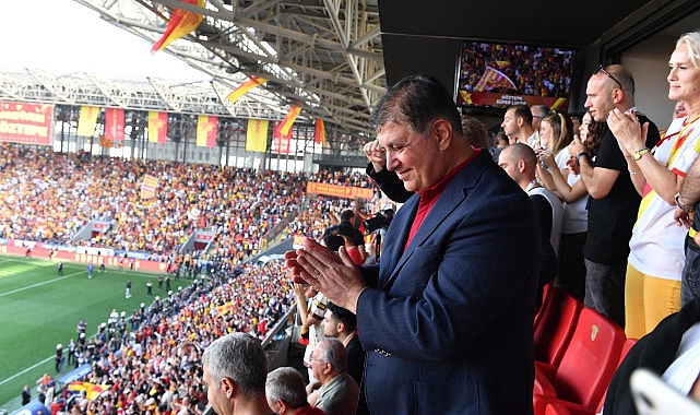 Başkan Tugay Göztepe'nin Süper Lig heyecanına ortak oldu- Haber Şafak