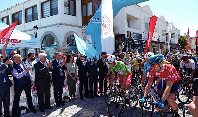 Cumhurbaşkanlığı Bisiklet Turu'nun 7. etabı büyük bir coşkuyla Çeşme'de başladı- Haber Şafak