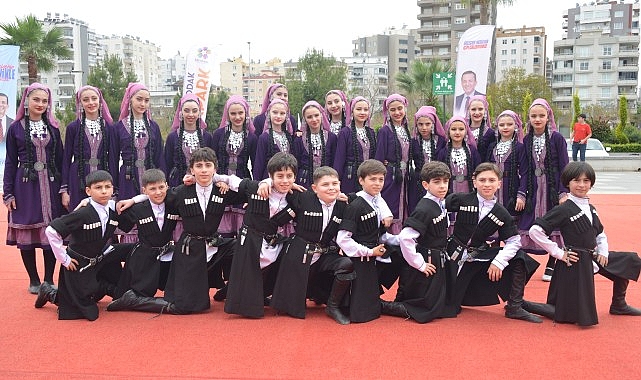 Dünya çocukları Yenişehir Belediyesinin 23 Nisan kutlamalarında buluştu- Haber Şafak