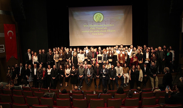 İstanbul Büyükşehir Belediyesi Şehir Tiyatroları, 24. Direklerarası Seyirci Ödülleri'nden “Sahne Tasarımı" ödülüne layık görüldü- Haber Şafak