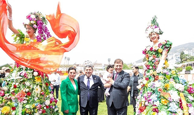 İzmir'in geleneksel festivaliyle Bayındır'da yine çiçekler açtı  “Bize üretmek yakışıyor"- Haber Şafak