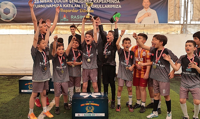 Nevşehir Belediyesi tarafından düzenlenen İlkokullar Arası 23 Nisan Halı Saha Futbol Turnuvası'nda şampiyon Necip Fazıl Kısakürek İlkokulu oldu- Haber Şafak