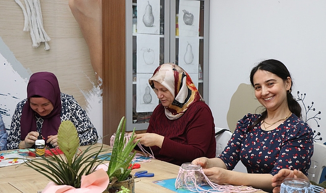 Anne Şehir'de atık malzemeler sanat eserine dönüşüyor- Haber Şafak