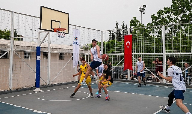 Basketbolcular Gaziemir'de kıyasıya yarıştı- Haber Şafak