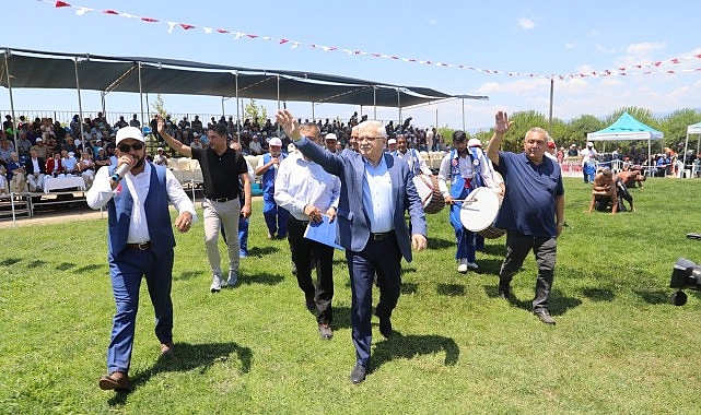 Burhaniye Belediyesi'nin düzenlediği ve bu yıl 8. kez gerçekleştirilecek olan Burhaniye Kızıklı Yağlı Pehlivan Güreşleri için geri sayım başladı- Haber Şafak
