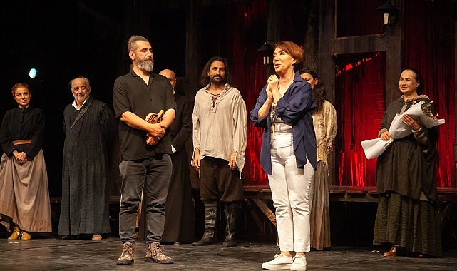 “Cadı Kazanı" Kıbrıs'ta Kapalı Gişe Sahnelendi- Haber Şafak