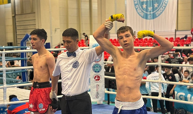 Efes Selçuk Belediyesi'nin desteğiyle 1. Uluslararası Akdeniz Kickboks Şampiyonası'na katılan Efes Selçuklu sporcular, büyük bir başarıyla ilçeye döndüler- Haber Şafak