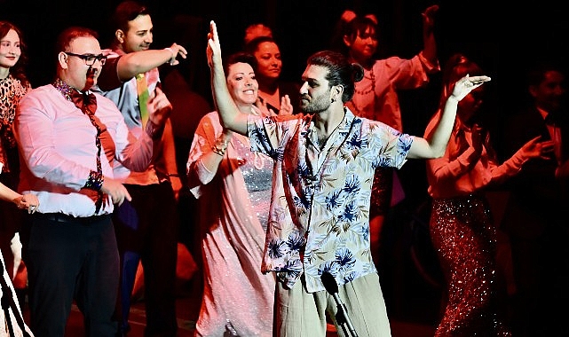 İlk Sahneye Büyük Alkış- Haber Şafak