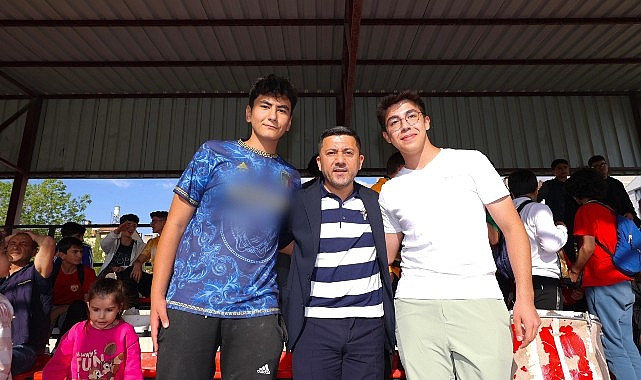Nevşehir Belediye Başkanı Rasim Arı, Nevşehir U17 Ligi 2023 – 2024 Ahmet Yücel Futbol Sezonu finalini gençlerle birlikte izledi- Haber Şafak