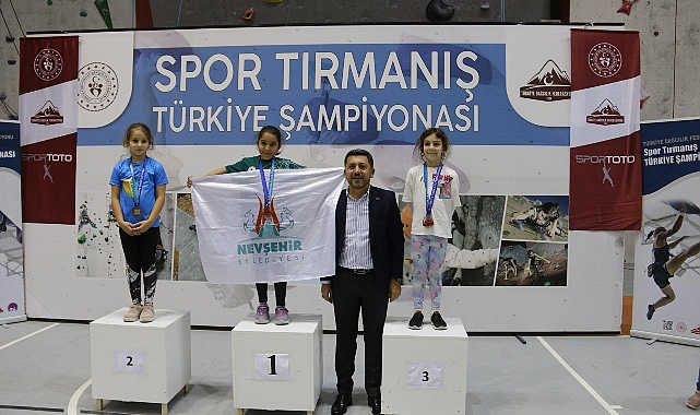Nevşehir Belediyesi Gençlik ve Spor Kulübü sporcusu Belkıs Durmuş, Spor Tırmanış Küçükler Türkiye Şampiyonası'nda tüm rakiplerini geride bırakarak Türkiye Şampiyonu oldu.- Haber Şafak