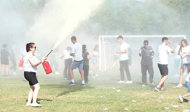 Öğrenciler Renk Festivali'nde stres attı- Haber Şafak