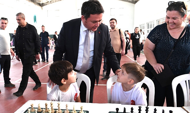Satranç turnuvasında ilk hamle Başkan Aydın'dan- Haber Şafak