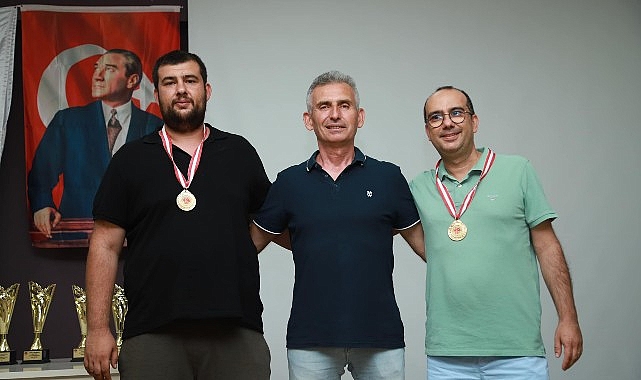 Burhaniye Belediyesinin ev sahipliği yaptığı, Türkiye Briç Federasyonunun düzenlemiş olduğu “Güney Marmara Açık İkili Briç Şampiyonası" Ahmet Akın Kültür Merkezi'nde gerçekleşti- Haber Şafak