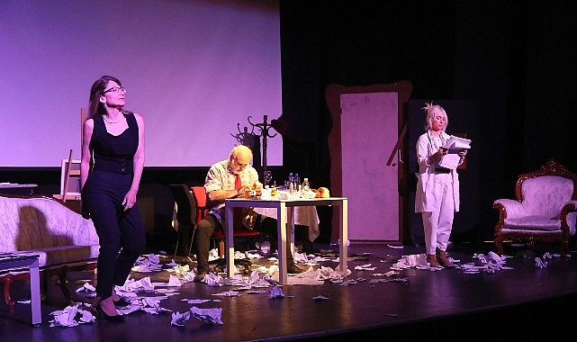 Çankaya Belediyesi Semt Tiyatroları Oran Semt Tiyatrosu, Aklımdaki Kadınlar adlı oyunu Yaşar Kemal Kültür Merkezi'nde sahneledi- Haber Şafak