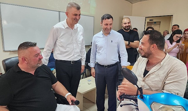Gölcük Belediyesi Engelsiz Yaşam Merkezi'ndeki kurslarda eğitim gören özel bireylerin el emeği ürünlerinden oluşan sergi düzenlenen törenle açıldı- Haber Şafak