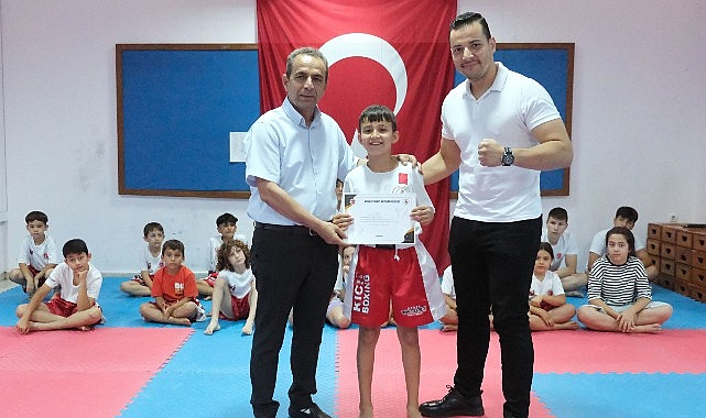 Kemer Belediyesi Kick Boks sporcuları kuşak atladı- Haber Şafak