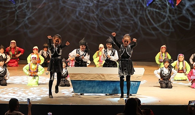 Konak'ın Halk Oyunları Şenliği 18'inci kez 'merhaba' dedi- Haber Şafak