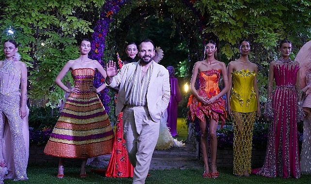 Murat Acar'dan tarihi köşkün bahçesinde 10. Yıl Defilesi- Haber Şafak