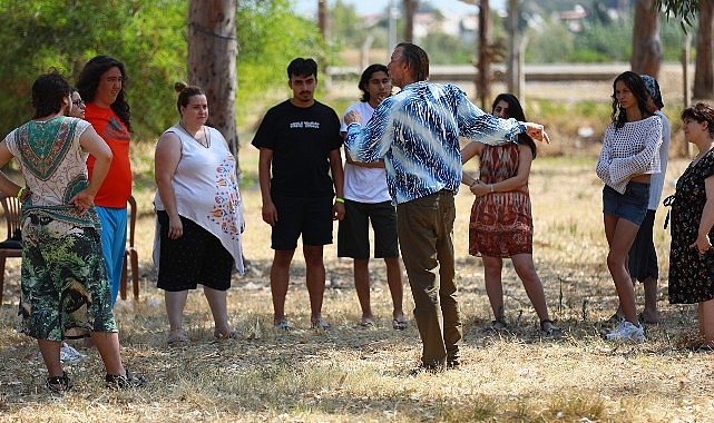 17. Uluslararası Türkiye Tiyatro Buluşması tiyatro oyunları, söyleşiler ve konserlerin yanı sıra atölyelerle de devam etti- Haber Şafak