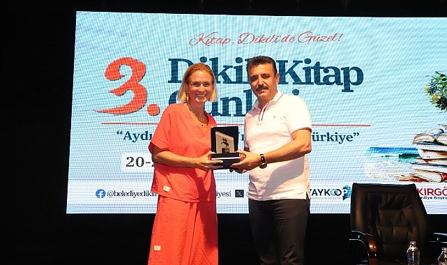 3. Dikili Kitap Günleri’nde Ceyda Düvenci sevenleriyle buluştu- Haber Şafak