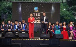 Tarabya İngiliz Okulları 2024 Mezunları kutlamaları renkli ve coşkulu anlara sahne oldu