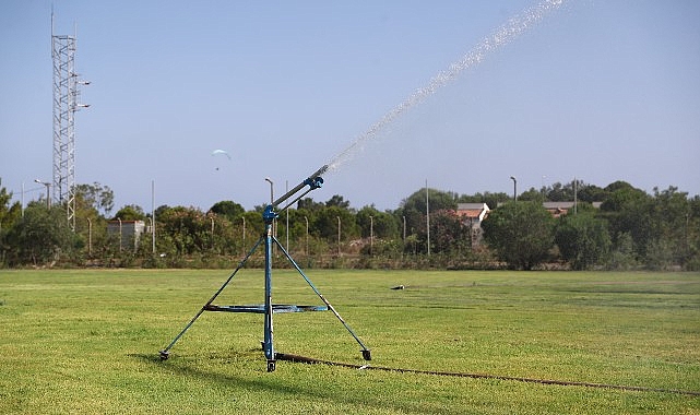 Antalya’nın yeşil alanlarına rulo çim desteği- Haber Şafak