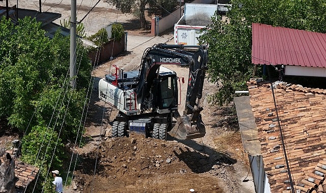 Aydın Büyükşehir Belediyesi, kent içi trafiği hızlandıran ve sürüş konforunu artıran çalışmalara imza atmaya devam ediyor- Haber Şafak