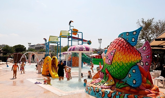 Aydın Büyükşehir Belediyesi tarafından Aydın’a kazandırılan Tekstil Park içerisindeki aquapark bu yıl da çocukların akınına uğruyor- Haber Şafak