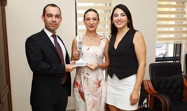 Filiz Başkan, Dünya Hukuk Günü dolayısıyla ilçede görev yapan hakim ve savcıları makamlarında ziyaret etti- Haber Şafak
