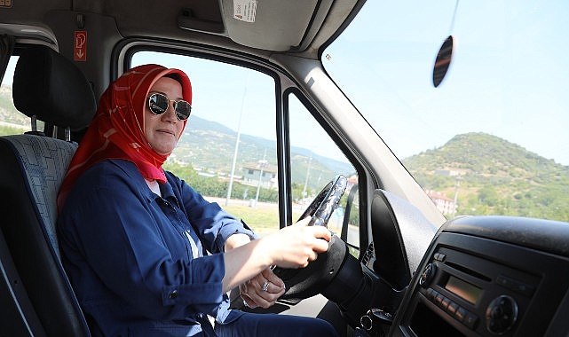 Geyve Belediyesi Garaj Amirliği’nin ilk kadın belediye otobüs şoförü Nebahat Çakır sefere başladı- Haber Şafak