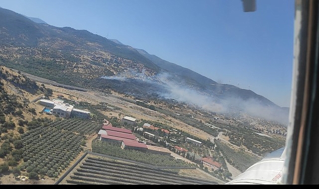 İzmir’in Menemen ilçesindeki yangına müdahale sürüyor- Haber Şafak