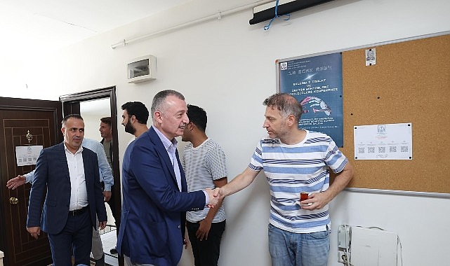Kara’dan Başkan Büyükakın’a deprem övgüsü;  “Ülkemizde depreme en duyarlı başkan sizsiniz”- Haber Şafak