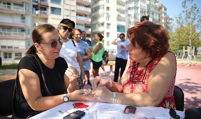 Konak’ın parklarında sağlık var: Önce spor sonra tarama- Haber Şafak