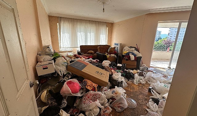 Nilüfer’de çöp ev temizlendi- Haber Şafak