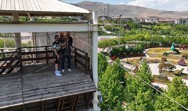 Selçuklu Belediyesi tarafından macera tutkunları için  Kelebekler Vadisi Parkı  içerisine yapılan  Macera Kulesi açıldı. Alanda yer alan  Zipline (Kaytel) adrenalin tutkunlarını  bekliyor- Haber Şafak
