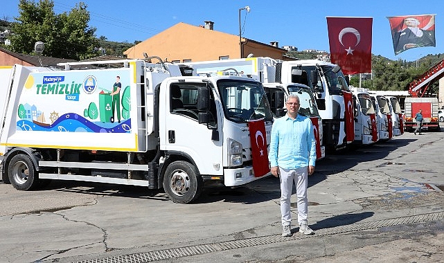 Temizlik hizmetlerini daha hızlı ve verimli hale getirmek amacıyla araç filosunu genişleten Mudanya Belediyesi, 15 Haziran – 15 Temmuz 2024 döneminde bir ay boyunca 5 bin ton evsel atık topladı- Haber Şafak