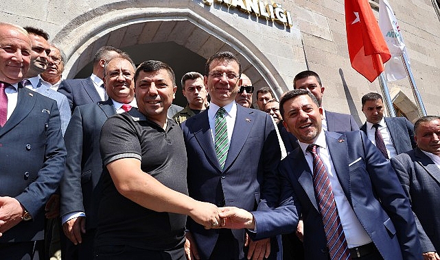 Türkiye Belediyeler Birliği (TBB) ve İstanbul Büyükşehir Belediye (İBB) Başkanı Ekrem İmamoğlu, Nevşehir Belediye Başkanı Rasim Arı’yı makamında ziyaret etti- Haber Şafak