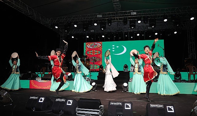 6. Uluslararası Karaman Türk Dünyası Şöleni’nde, Türk dünyası topluluklarının dans gösterisi ve Merve Özbey konseri Karamanlılara muhteşem bir gece yaşattı- Haber Şafak