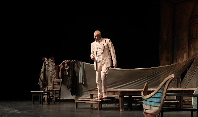 Açıkhavada “Rüstemoğlu Cemal’in Tuhaf Hikâyesi”yle unutulmaz bir yaz gecesi- Haber Şafak