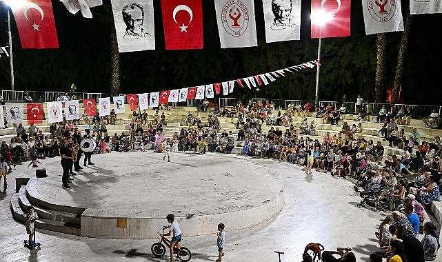 Çamdibi Atatürk Parkı’nda Bando Balkan rüzgarı- Haber Şafak