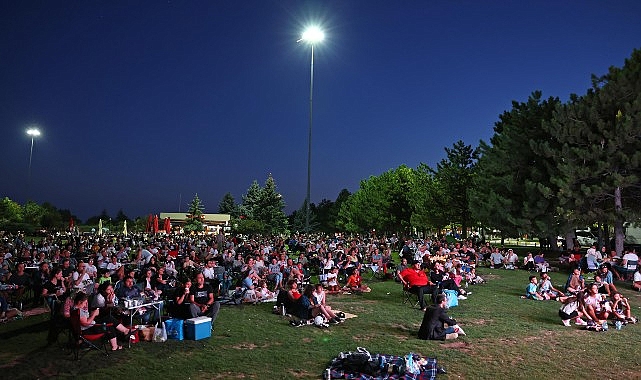 Çankaya Belediyesi, ilçenin farklı noktalarında Açık Hava Sinema Günleri ile Başkentlileri bir araya getiriyor- Haber Şafak