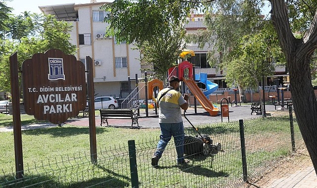 Didim Belediyesi Park Bahçeler Müdürlüğü ekipleri, ilçe genelinde çalışmalarına ara vermeden devam ediyor.- Haber Şafak