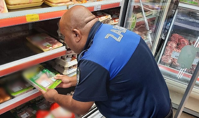 Didim Belediyesi Zabıta Müdürlüğü ekipleri kent genelinde faaliyet gösteren zincir marketlerde denetimlerini sürdürüyor.- Haber Şafak