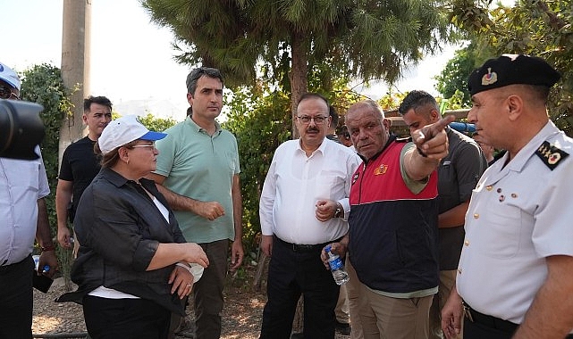 Didim’de dün öğlen saatlerinde Akyeniköy Mahallesi, Hisar Mahallesi ve Cumhuriyet Mahallesi olmak üzere 3 ayrı noktada çıkan yangın, rüzgârın etkisi ile büyük alana yayıldı- Haber Şafak