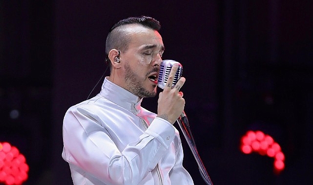 İBB, 30 Ağustos’un 102’nci yıldönümünü, şehre yeni kazandırılan Eminönü Meydanı’nda, şanına yakışır bir etkinlikle kutladı- Haber Şafak