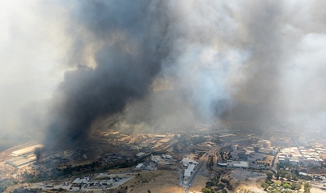 İzmir Büyükşehir Belediyesi’nin meclis toplantısında Karşıyaka Yamanlar Dağı’nda başlayan ve hala süren yangın konuşuldu- Haber Şafak