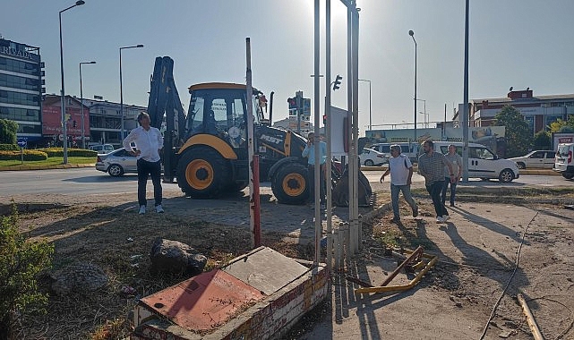 Kartepe Belediye Başkanı Av.M.Mustafa Kocaman, yaz-kış demeden saha çalışmalarını yakından takip ediyor- Haber Şafak