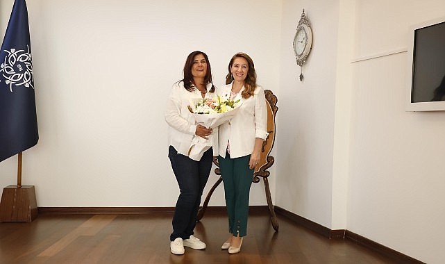 Mimar Sinan Mahallesi Muhtarı Gurbet Çamoğlu, Aydın Büyükşehir Belediye Başkanı Özlem Çerçioğlu’na nezaket ziyaretinde bulundu- Haber Şafak